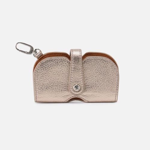 Blink Glasses Holder In Metallic Leather – Cameo Quartz