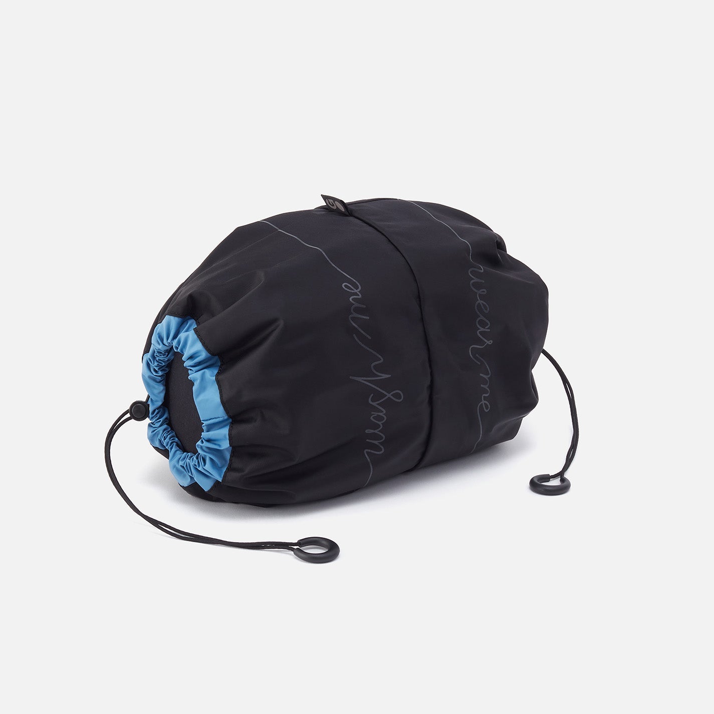 WEAR ME > WASH ME Pack Sack in CaRefiber recycled nylon – Jet