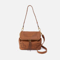 Fernwell Medium Crossbody in Pebbled Leather – Warm Honey