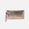 Vida Wristlet In Metallic Leather – Cameo Quartz