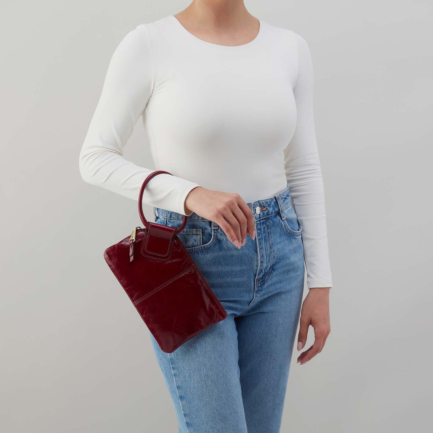 Sable Wristlet in Polished Leather – Saddleberry - HOBO