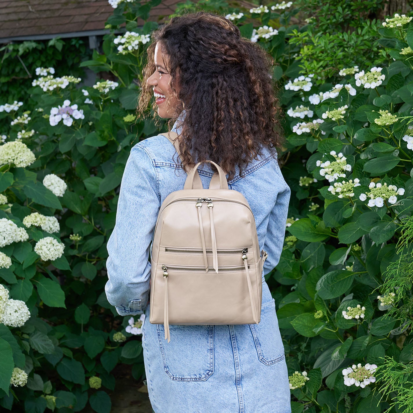 Billie Backpack In Polished Leather – Sand - HOBO