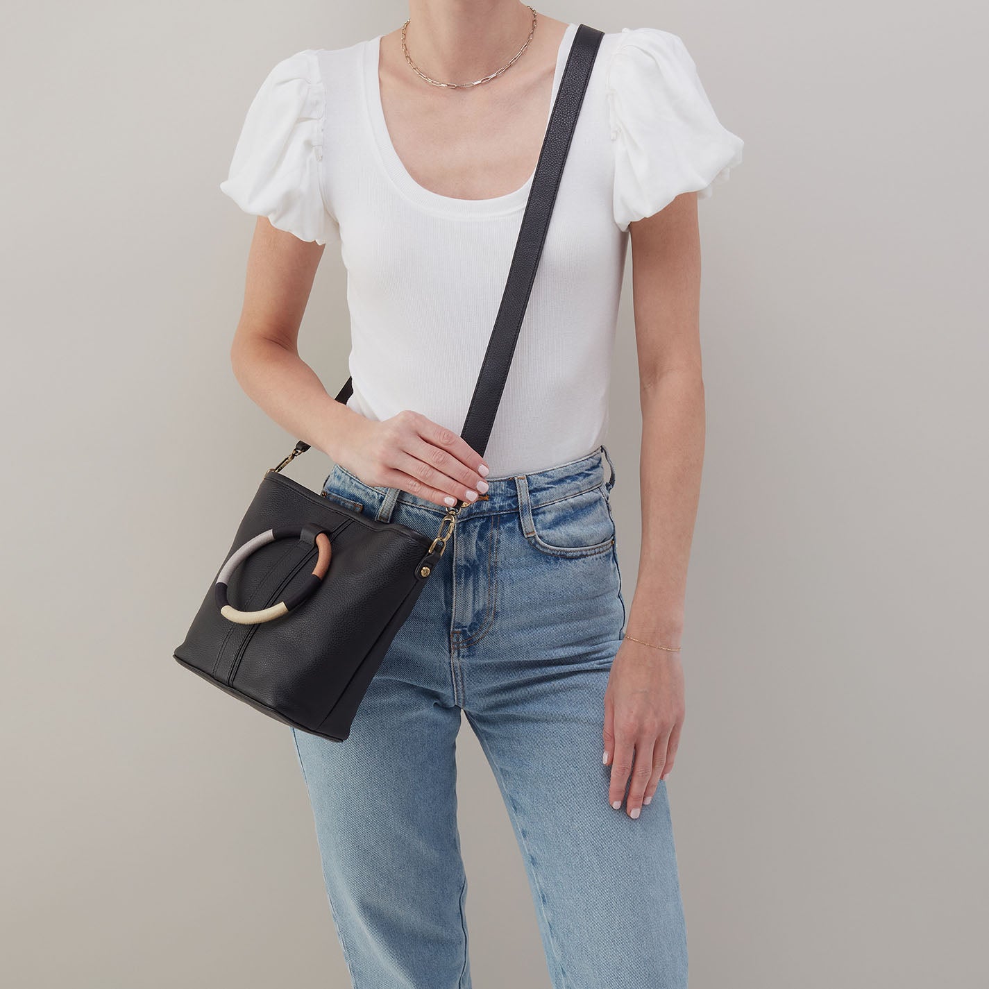 Luna Small Tote In Pebbled Leather – Black - HOBO