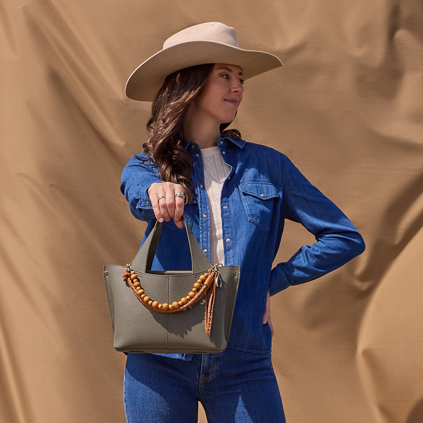 Wood Bead Bag Swag in Pebbled Leather – Warm Honey - HOBO