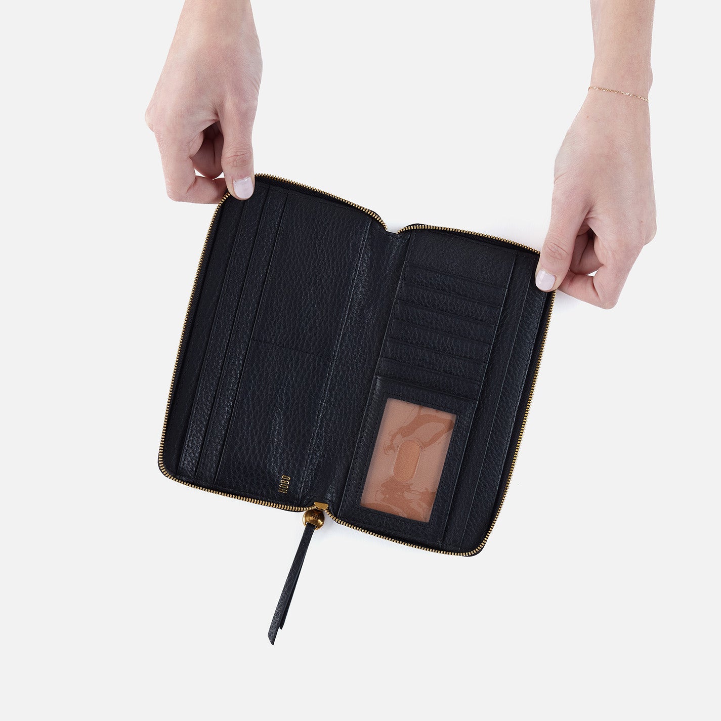 Hart Large Wallet In Pebbled Leather – Black - HOBO