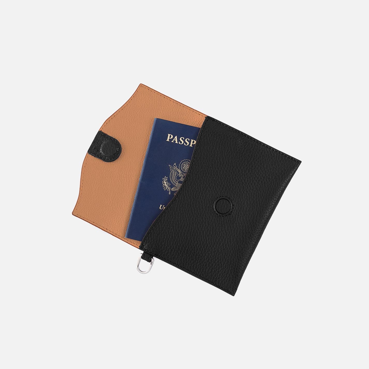 Vida Passport In Micro Pebbled Leather – Black - HOBO