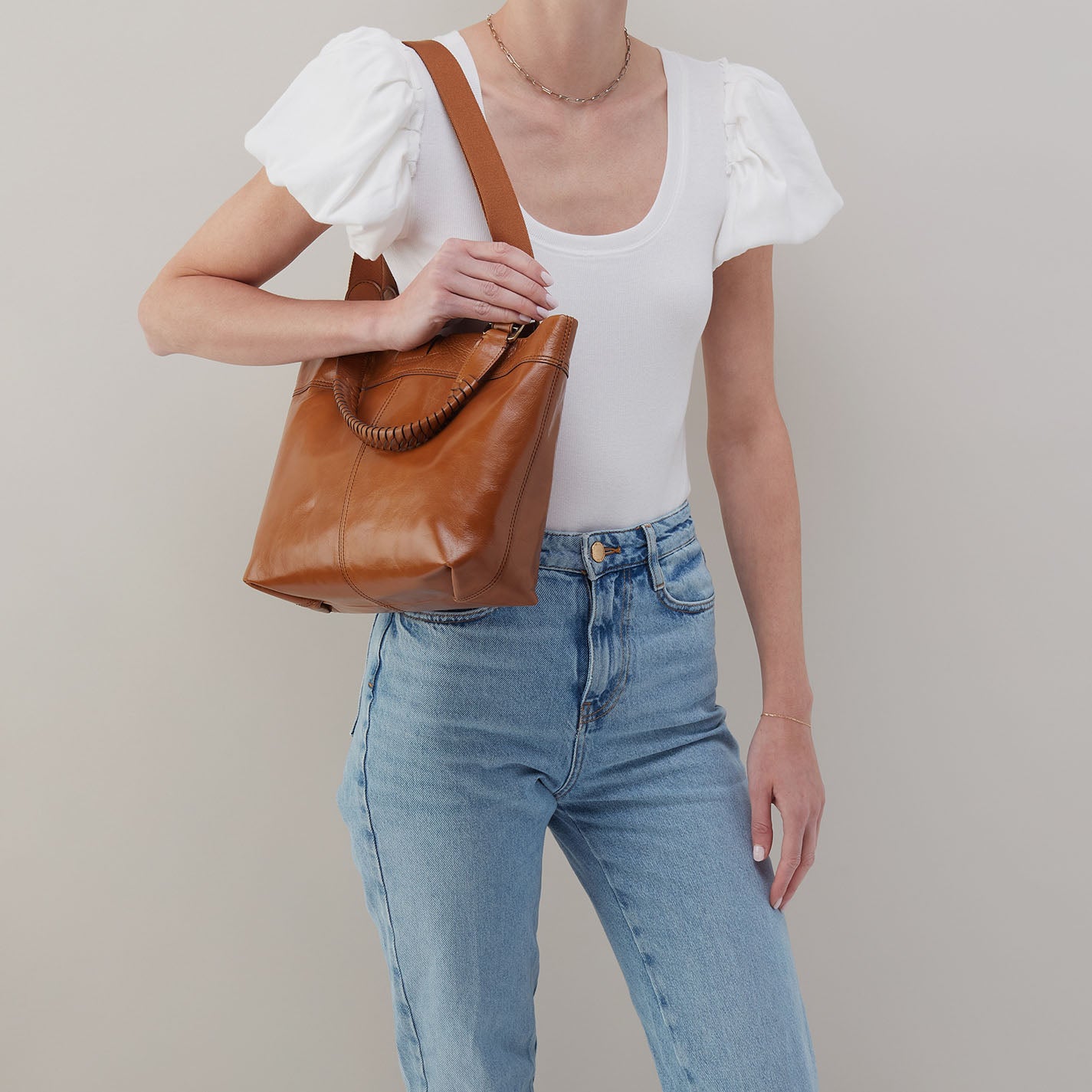 Romy Medium Tote in Polished Leather – Truffle - HOBO