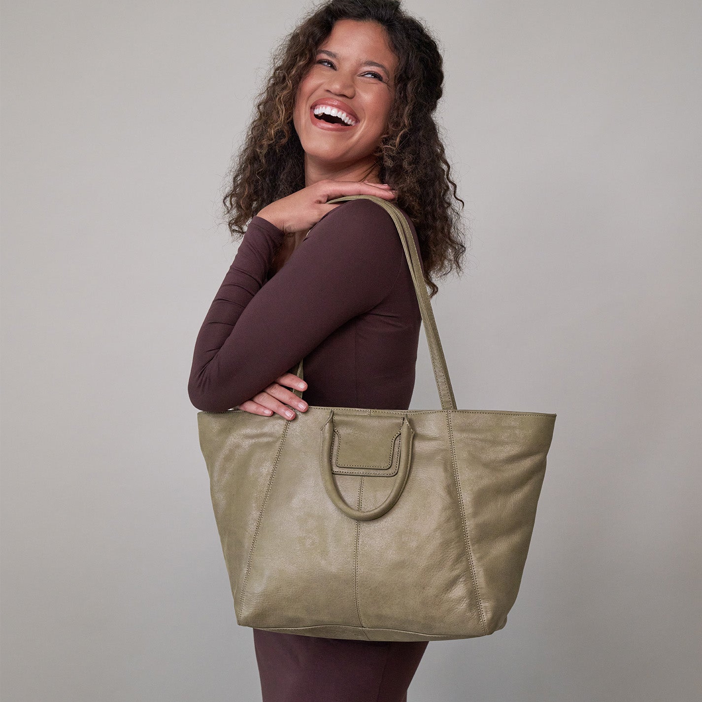 Sheila East-West Tote In Metallic Leather – Burnished Sage - HOBO