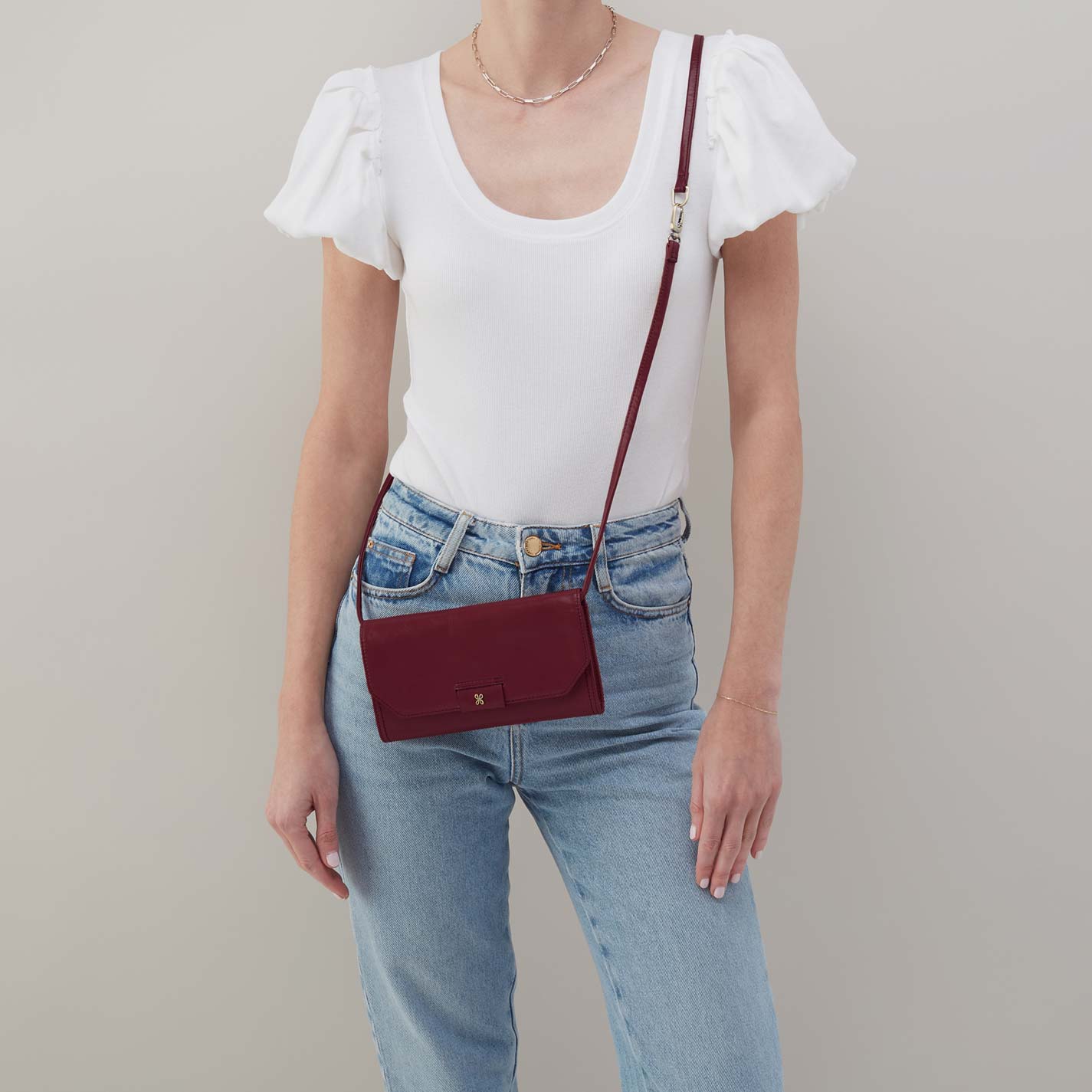 Romy Wallet Crossbody in Polished Leather – Saddleberry - HOBO