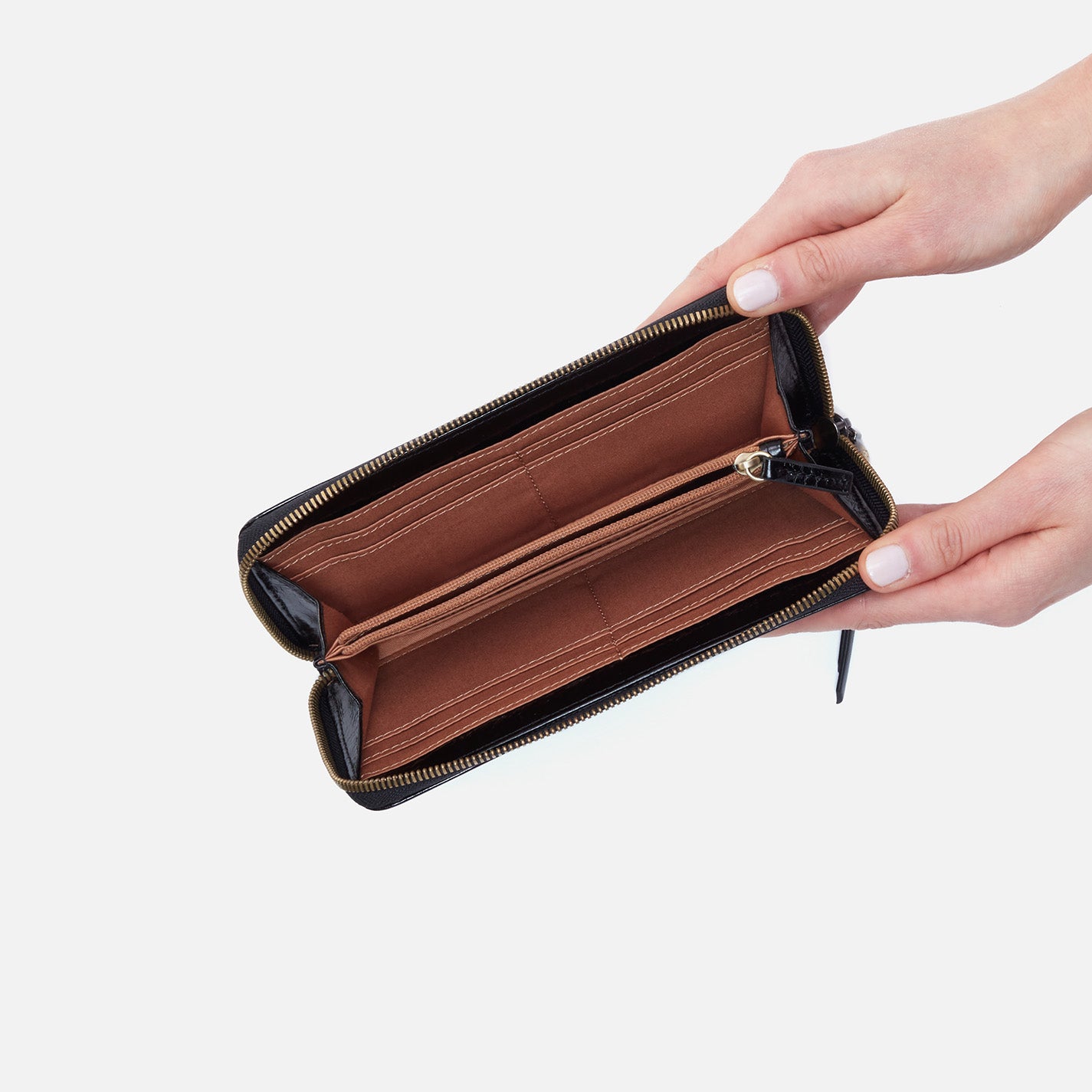 Max Large Zip Around Wallet in Polished Leather – Black - HOBO