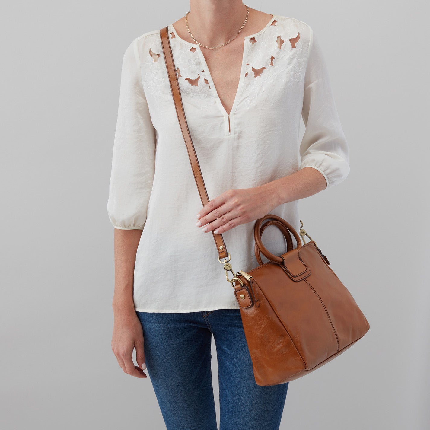 Sheila Medium Satchel in Polished Leather – Truffle - HOBO