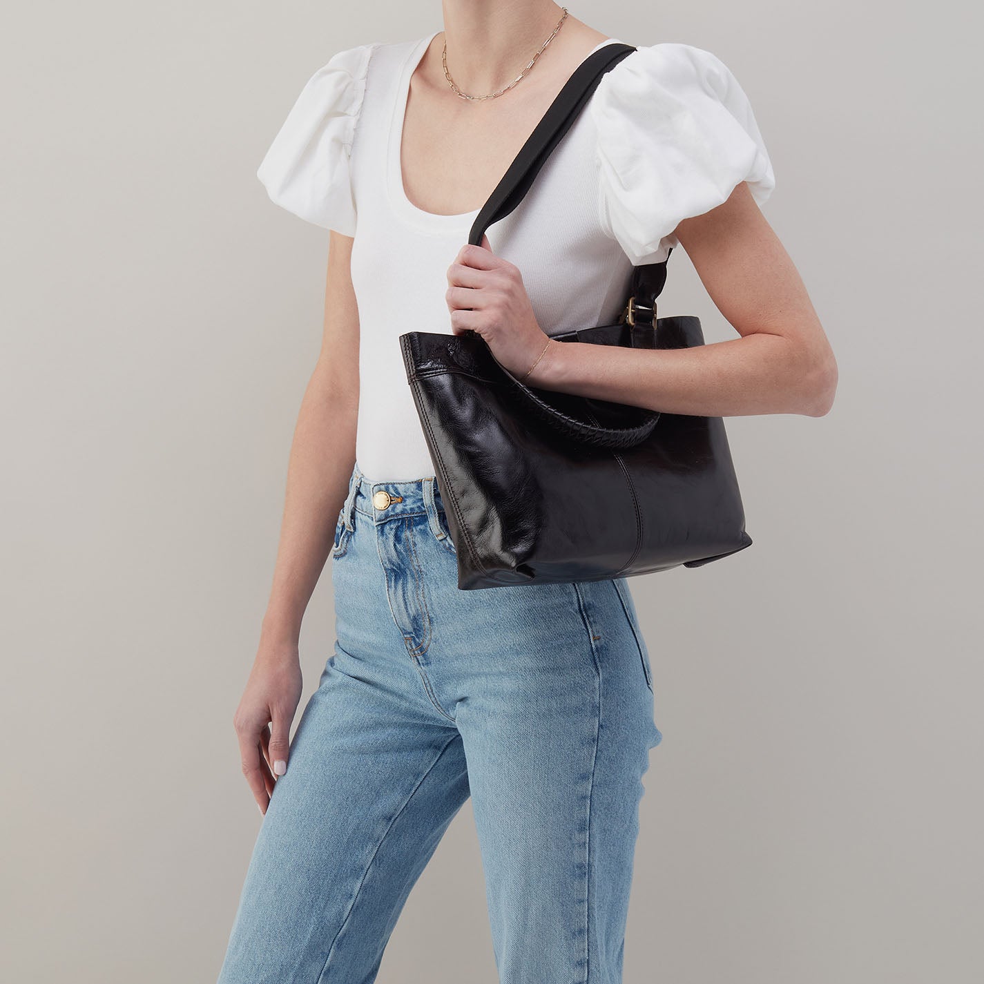 Romy Medium Tote in Polished Leather – Black - HOBO