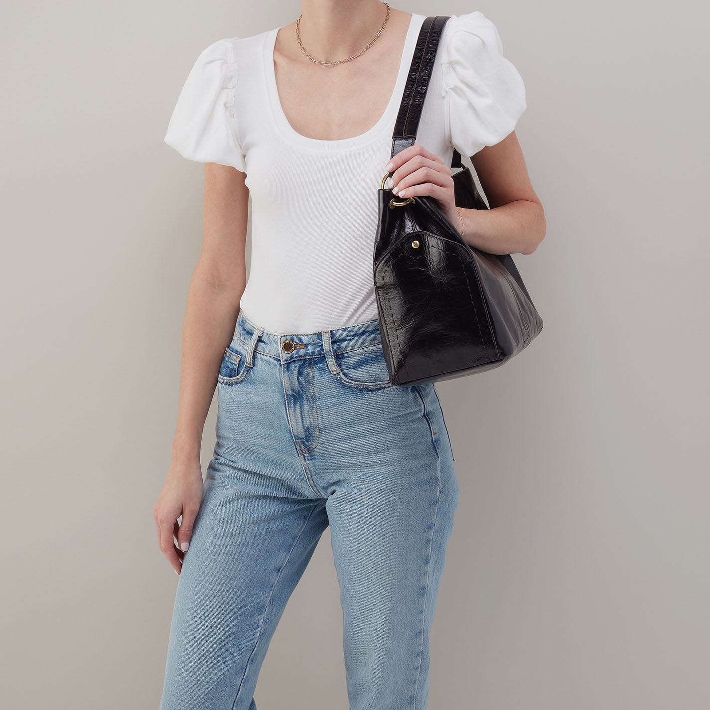 Seneca Shoulder Bag in Polished Leather – Black - HOBO