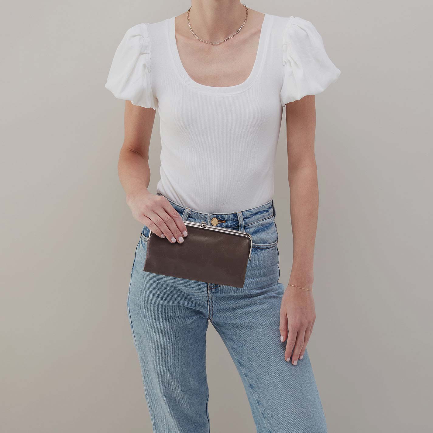Lauren Clutch-Wallet in Polished Leather – Hearthstone - HOBO