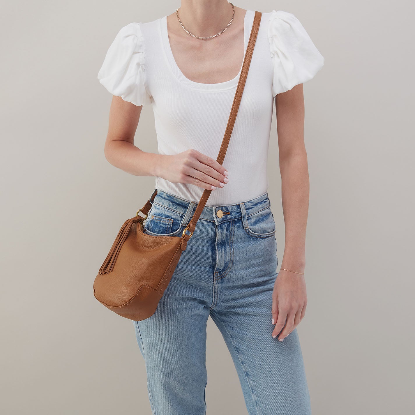 Lexi Crossbody in Pebbled Leather – Warm Honey - HOBO