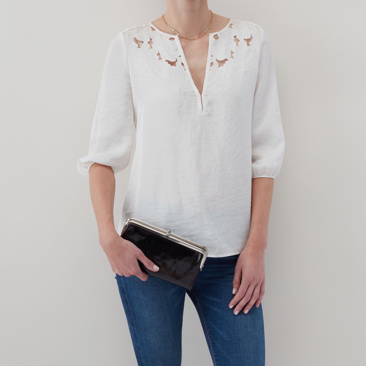 Lauren Clutch-Wallet in Polished Leather – Black - HOBO