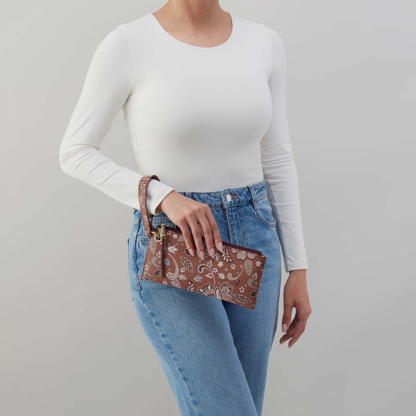 Vida Wristlet in Coated Canvas – Country Road Bloom Canvas - HOBO