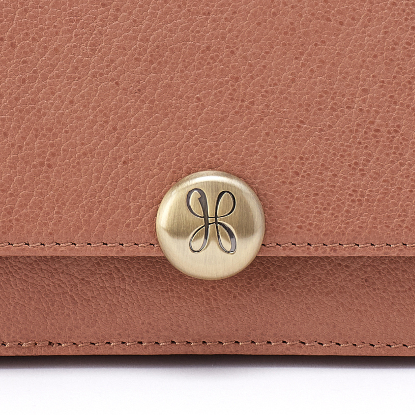 Hutton Large Wallet in Micrograin Leather – Glazed Donut - HOBO