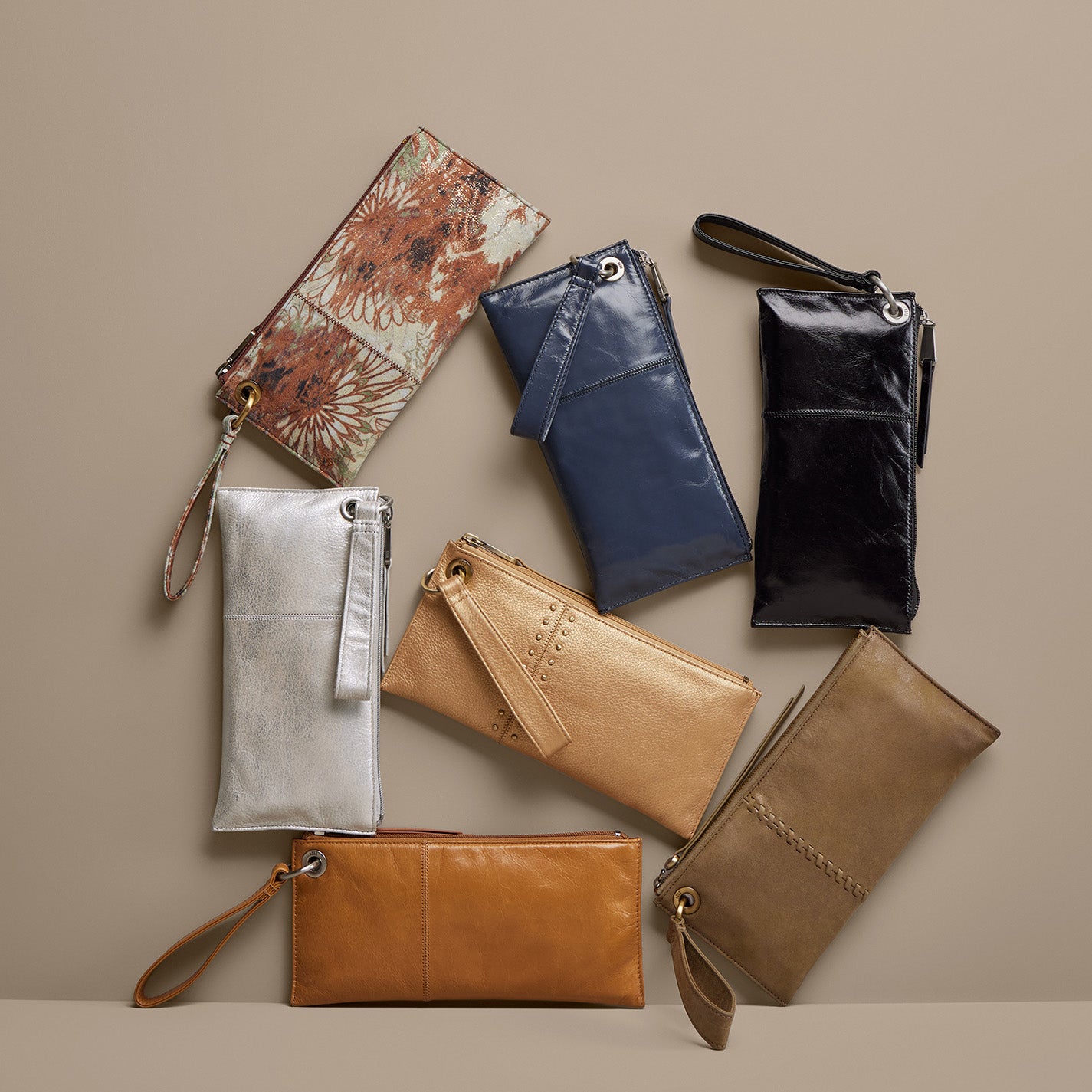 Vida Wristlet In Polished Leather – Blue Stone - HOBO