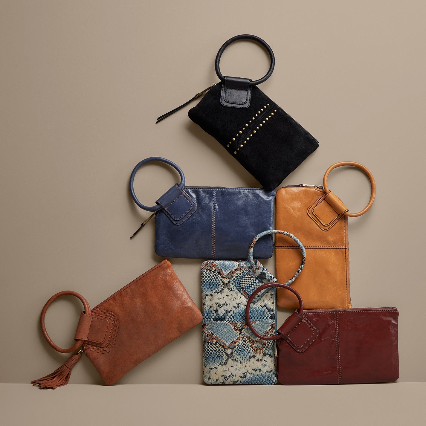 Sable Wristlet In Polished Leather – Blue Stone - HOBO