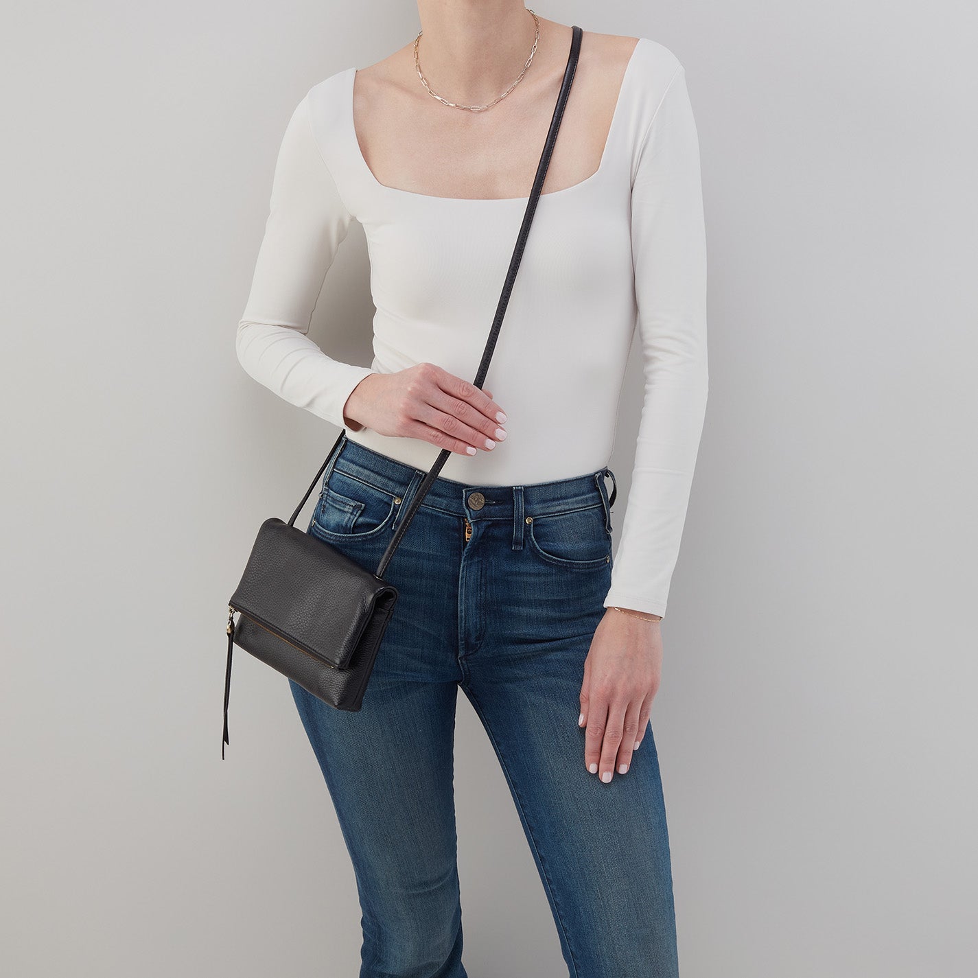 Grant Small Crossbody In Pebbled Leather – Black - HOBO