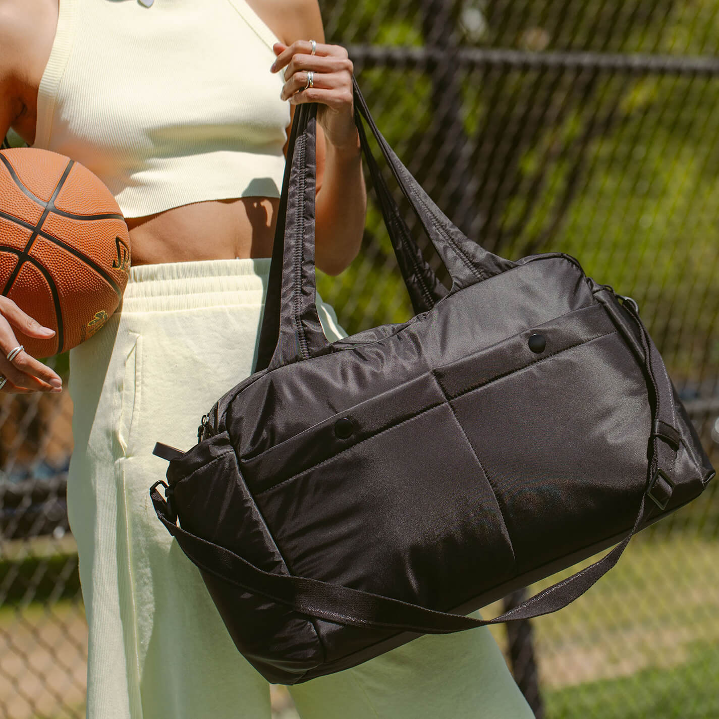 GET AWAY Duffle in CaRefiber recycled nylon – Jet - HOBO