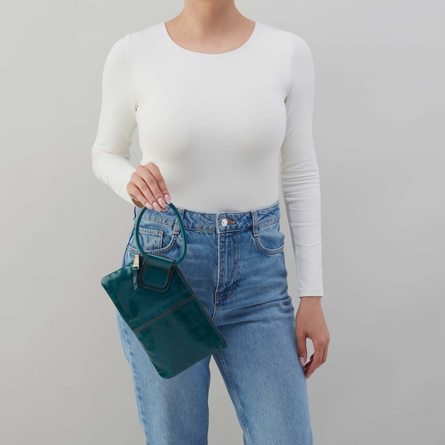 Sable Wristlet in Polished Leather – Wild Bluegrass - HOBO