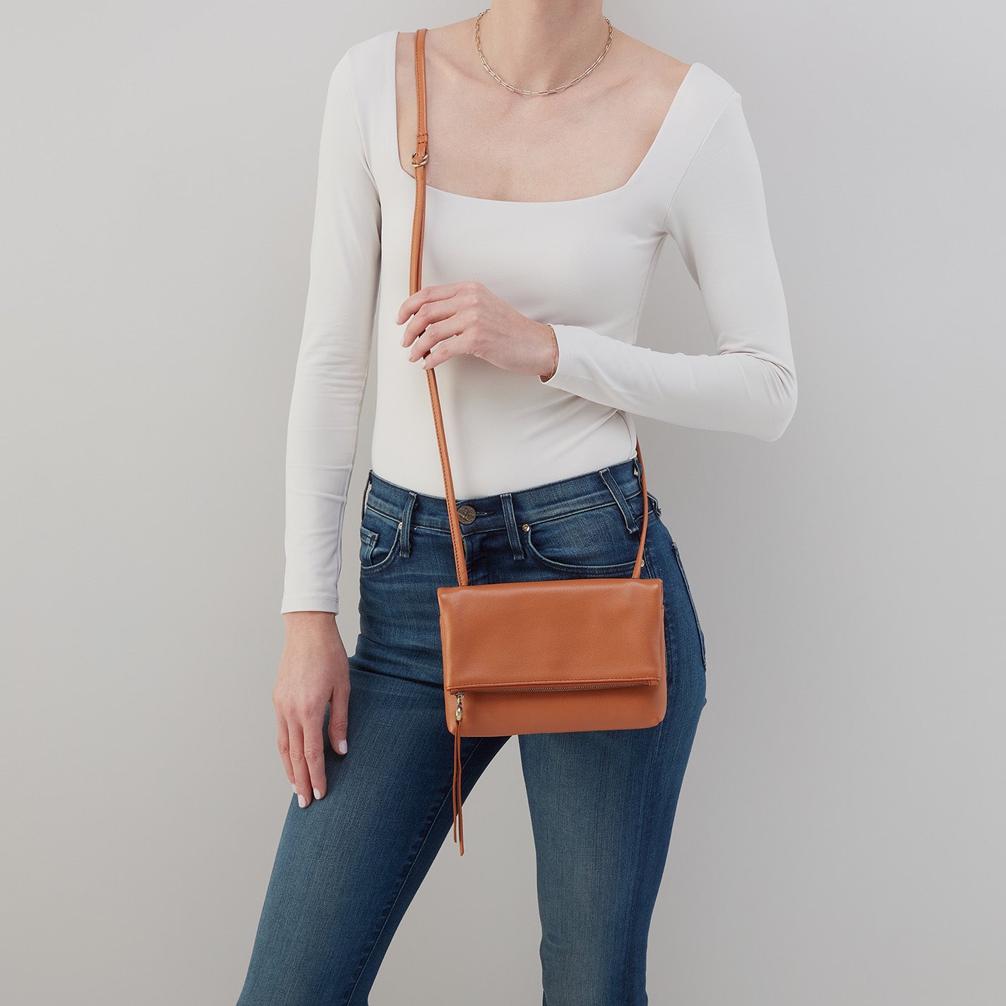 Grant Small Crossbody In Pebbled Leather – Butterscotch - HOBO