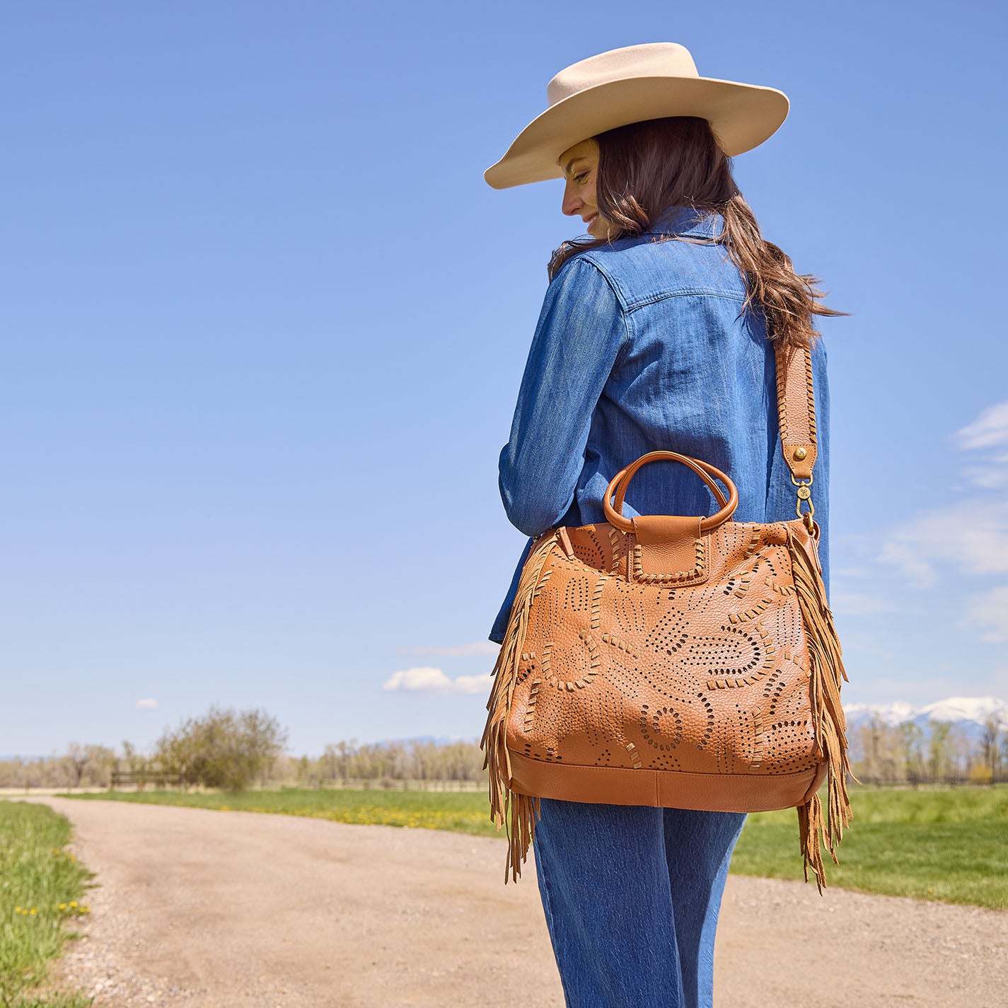 Sheila Large Satchel in Pebbled Leather – Warm Honey - HOBO