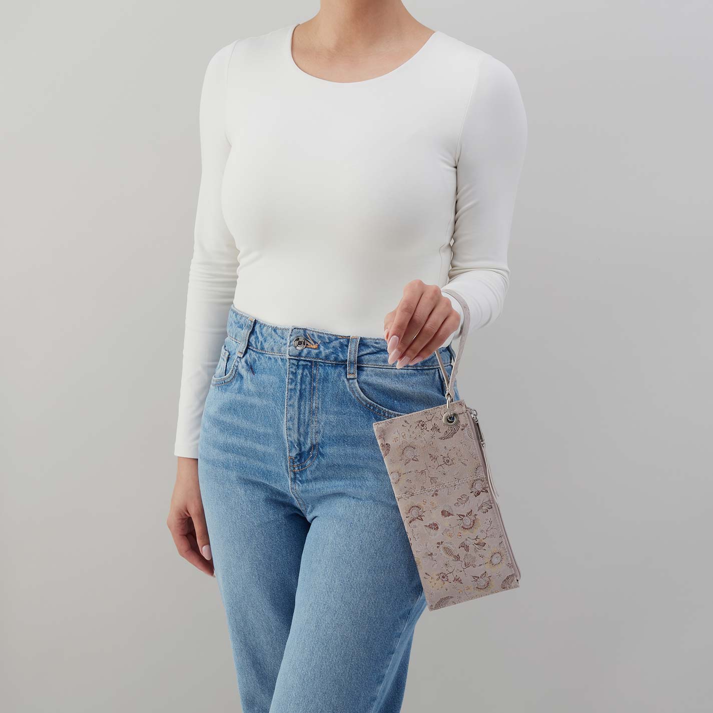 Vida Wristlet in Printed Leather – Mystic Bloom - HOBO
