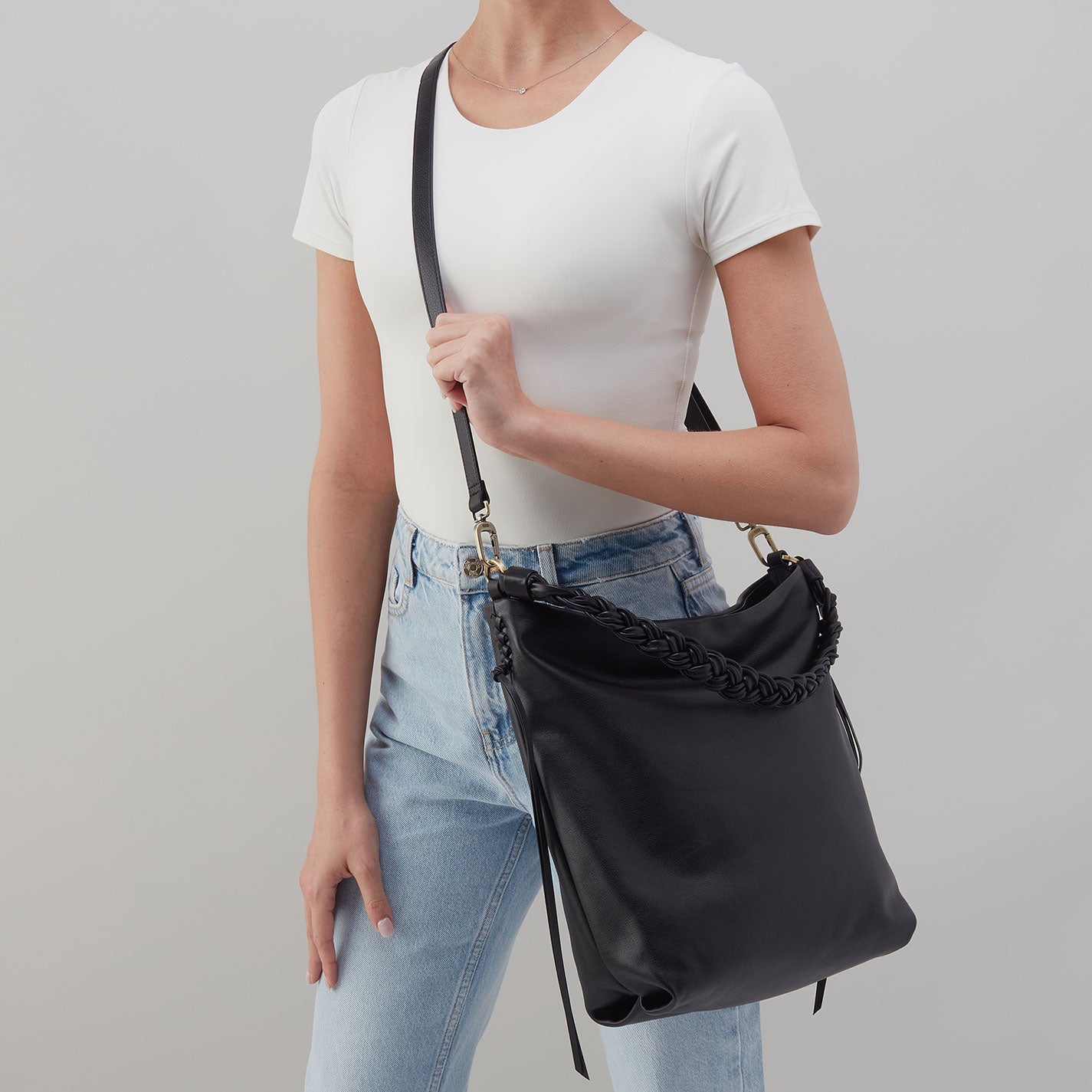 Lindley Hobo In Smooth Leather – Black - HOBO