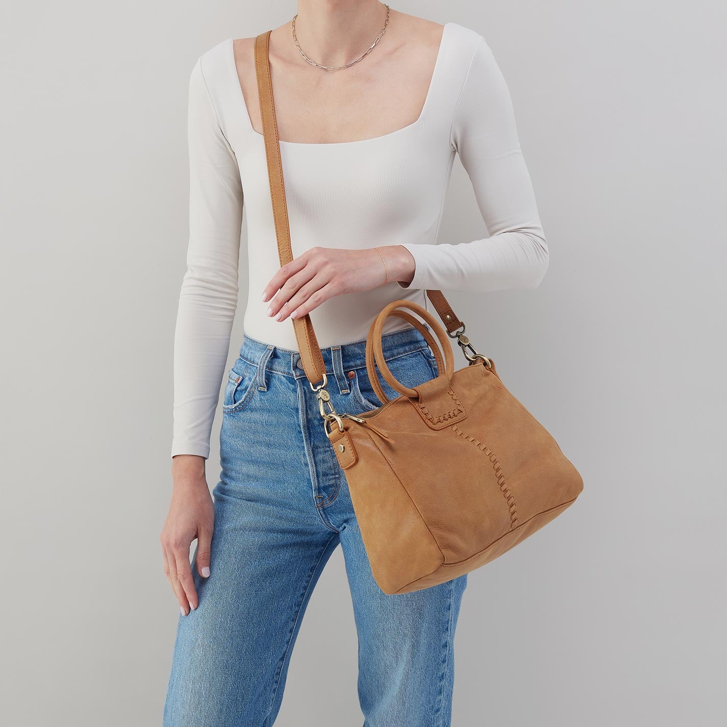 Sheila Medium Satchel in Buffed Leather – Whiskey - HOBO