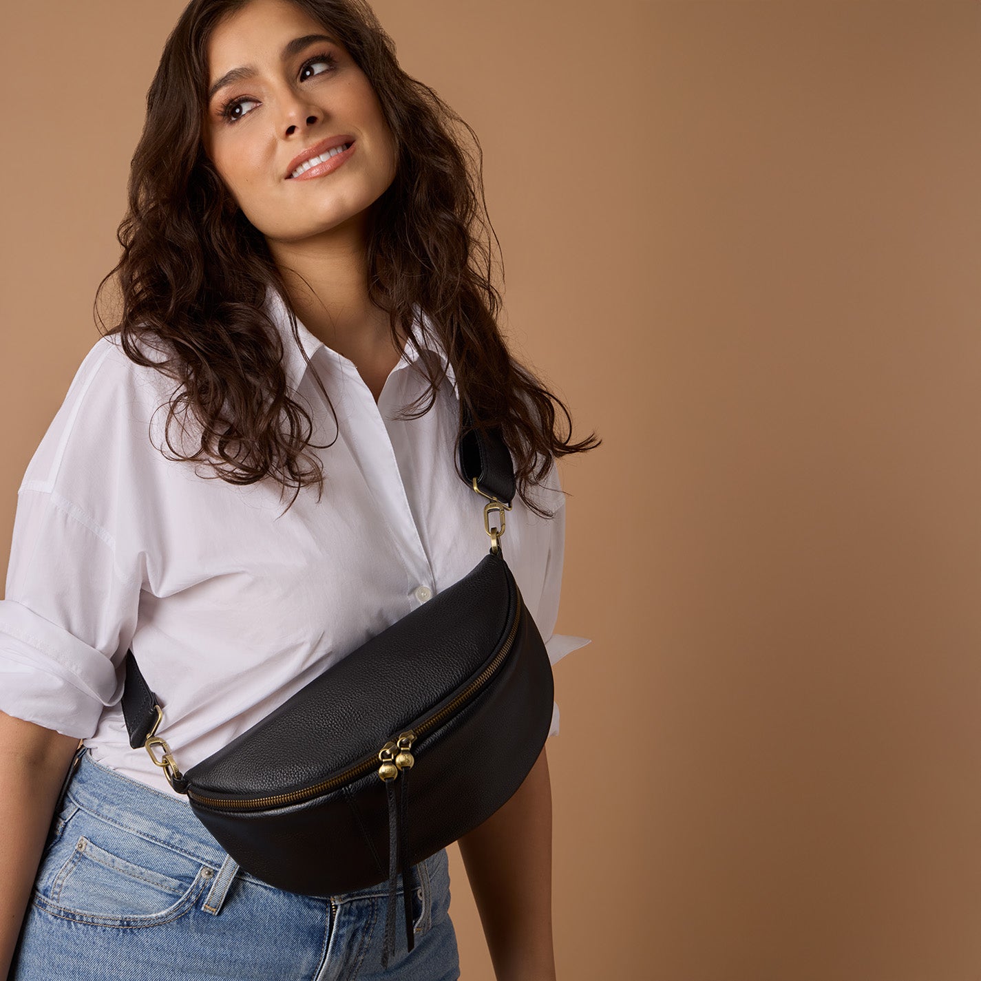 Hunter Medium Belt Bag In Pebbled Leather – Black - HOBO