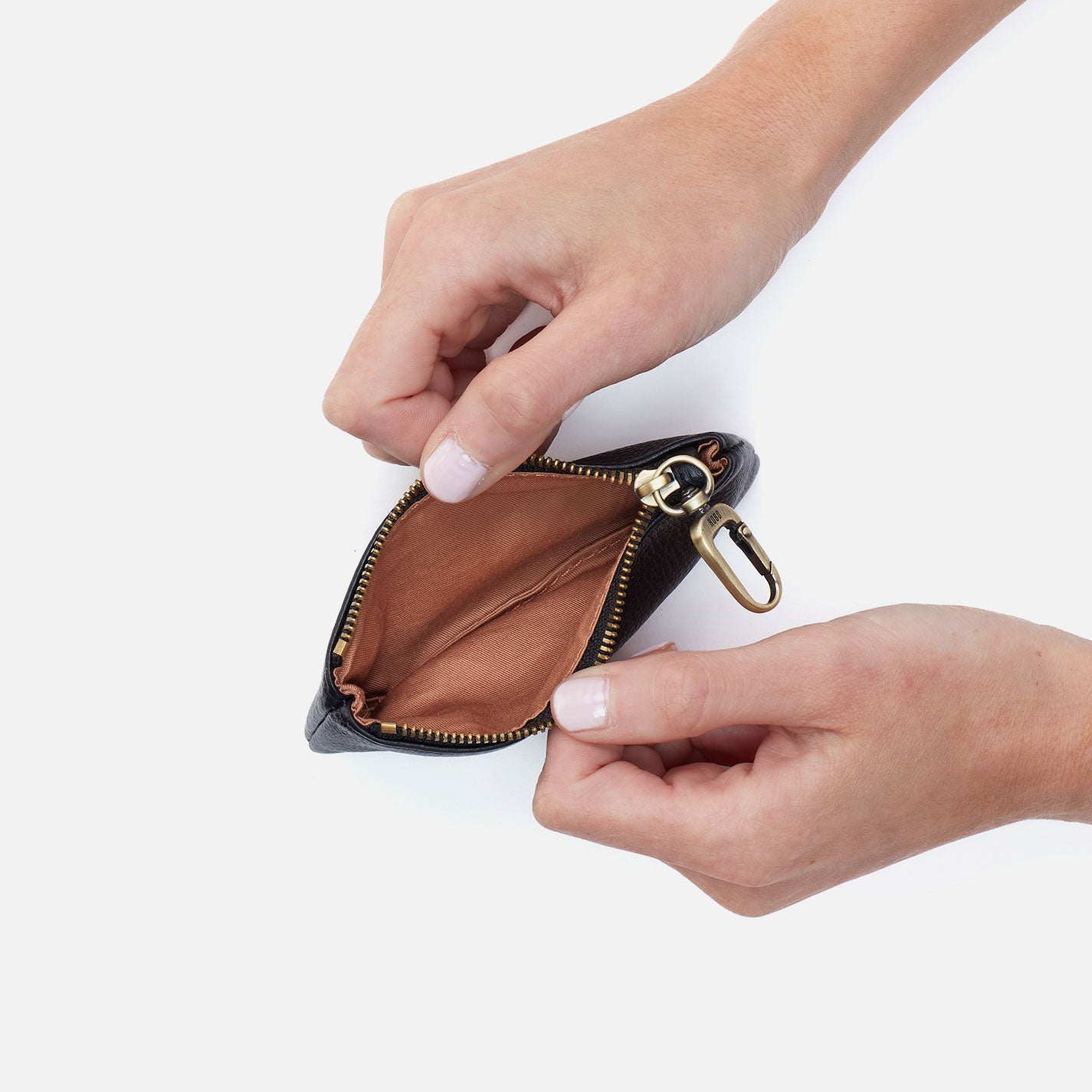 Sentiment Pouch In Pebbled Leather – Black - HOBO