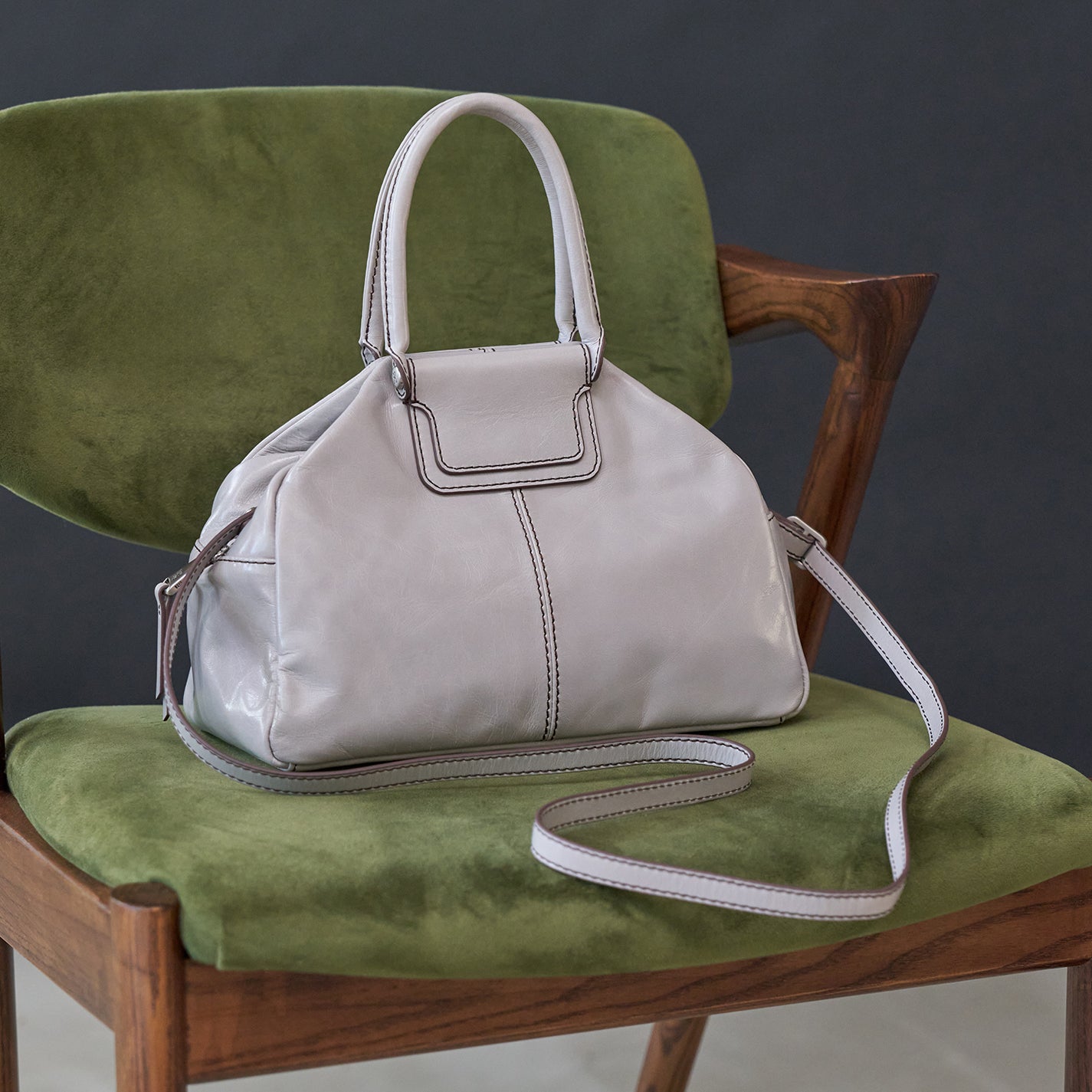 Sheila Drop Handle Satchel In Polished Leather – Light Grey - HOBO