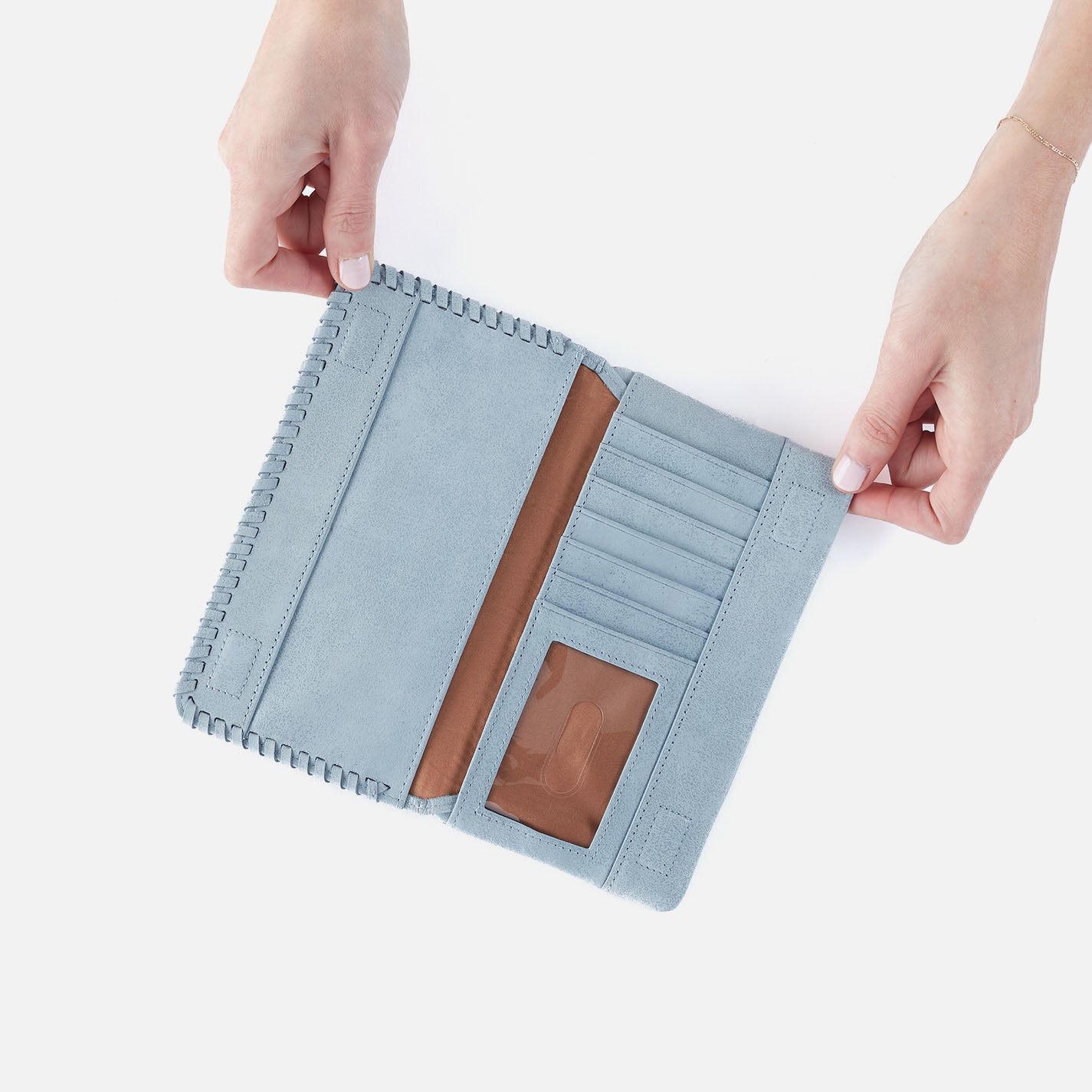 Foray Large Wallet In Buffed Leather – Sky - HOBO