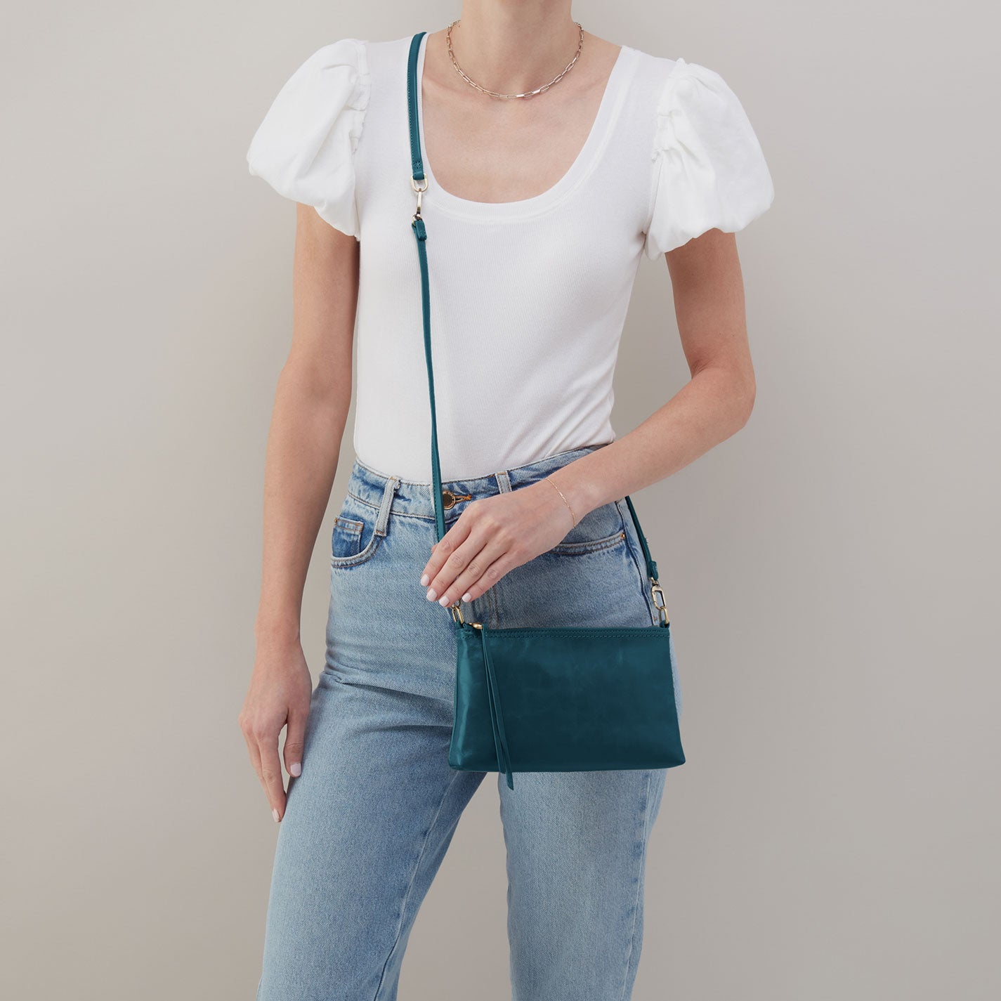 Darcy Crossbody in Polished Leather – Wild Bluegrass - HOBO