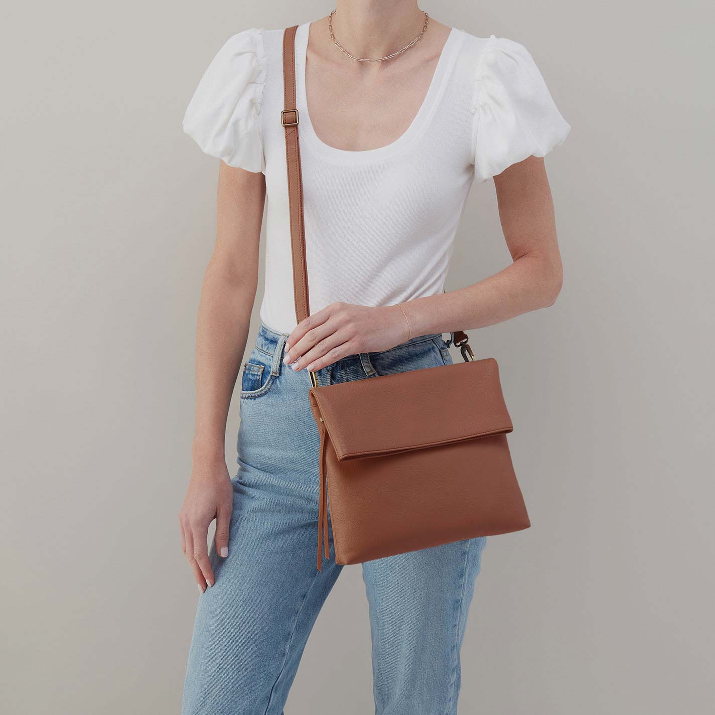 Draft Crossbody in Pebbled Leather – Bridle Brown - HOBO