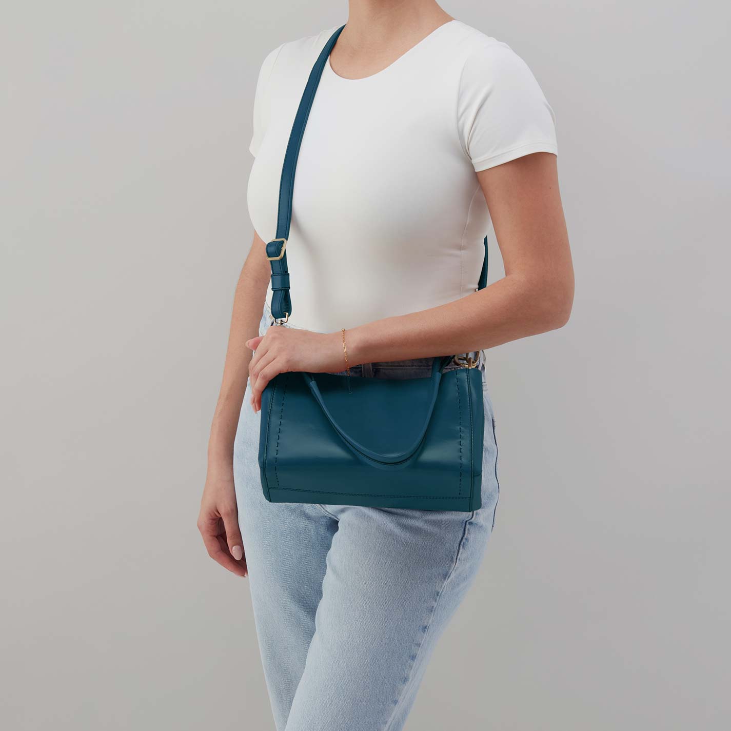 Seneca Shoulder Crossbody in Polished Leather – Wild Bluegrass - HOBO