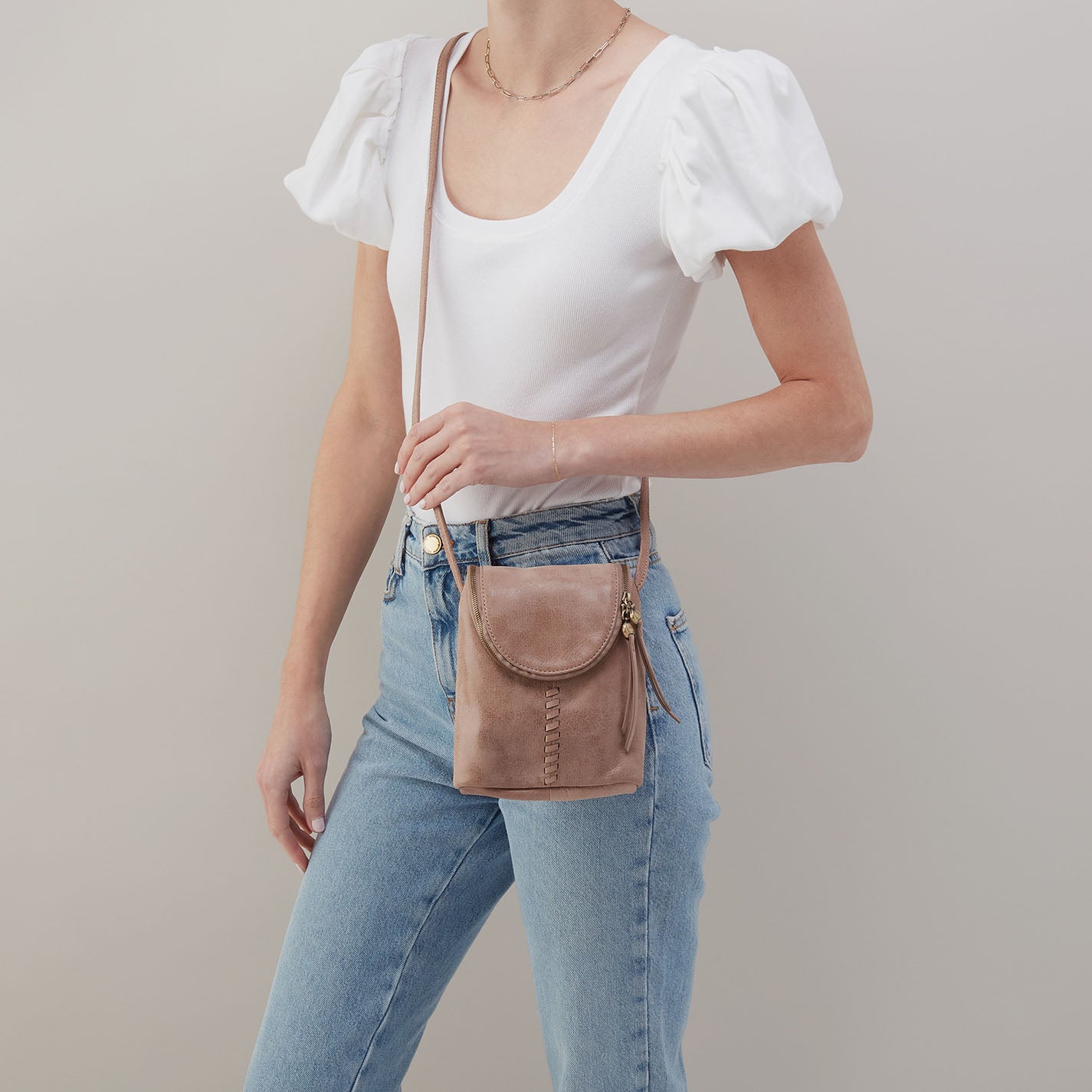 Fern Crossbody in Buffed Leather – Hazel - HOBO