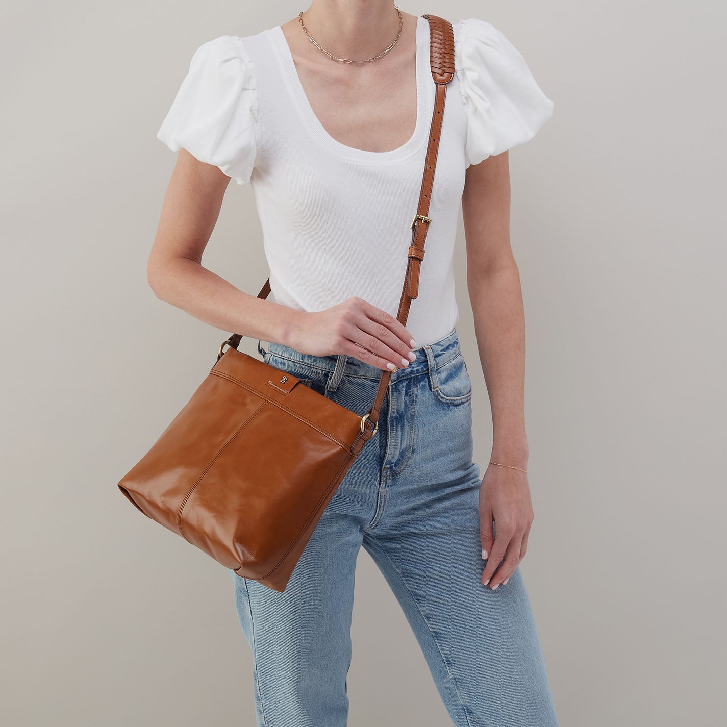 Romy Medium Crossbody in Polished Leather – Truffle - HOBO