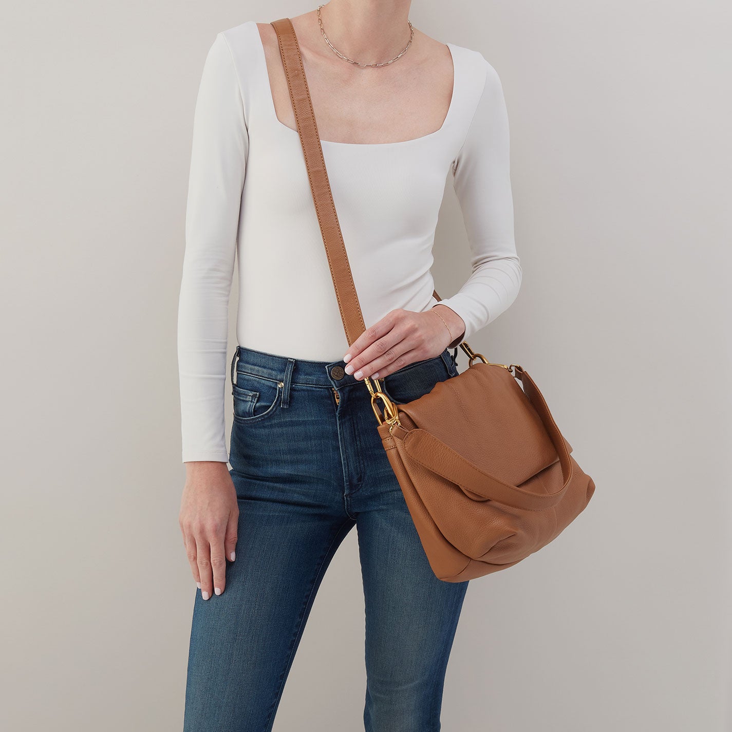 Harley Convertible Shoulder Bag in Pebbled Leather – Warm Honey - HOBO