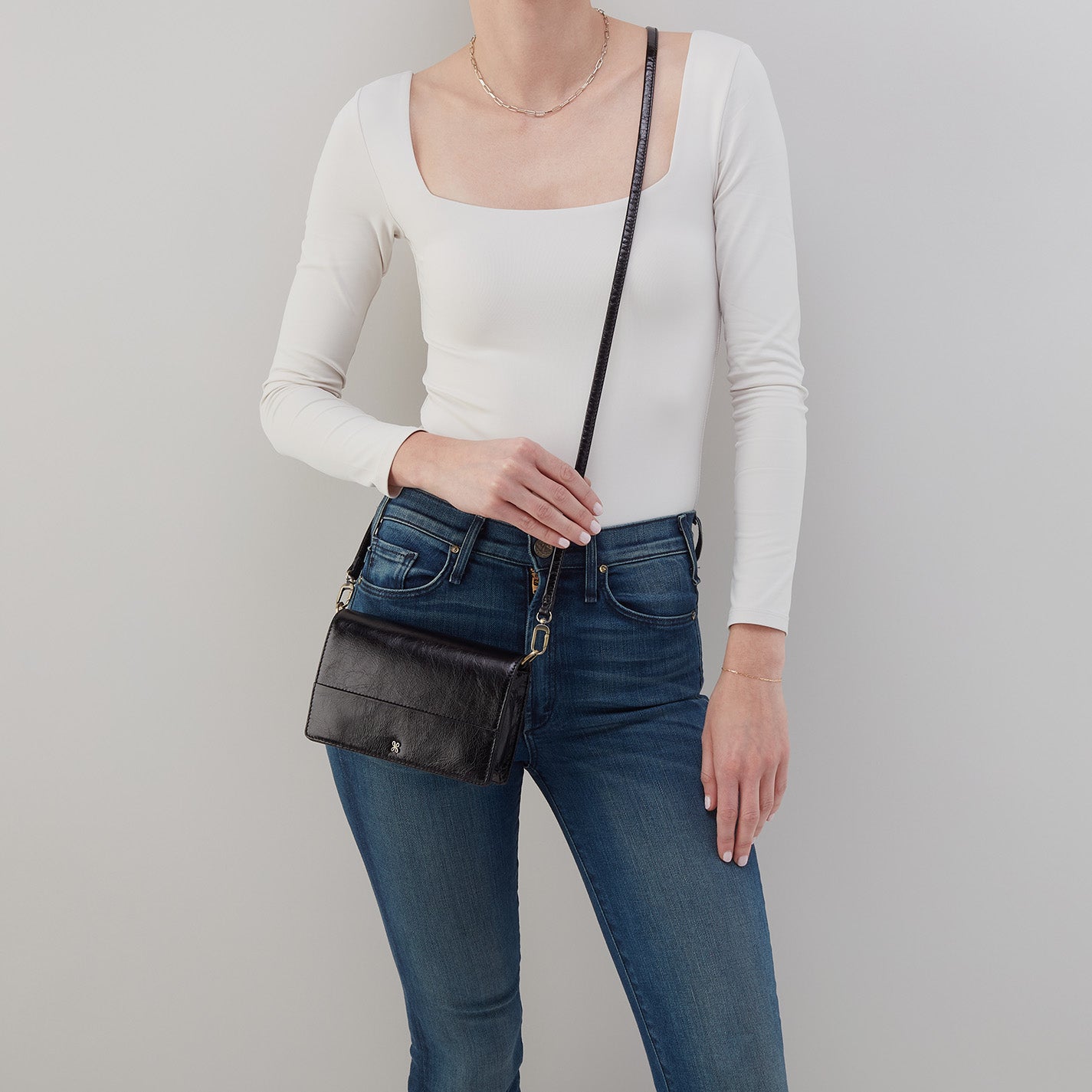 Jill Crossbody In Polished Leather – Black - HOBO