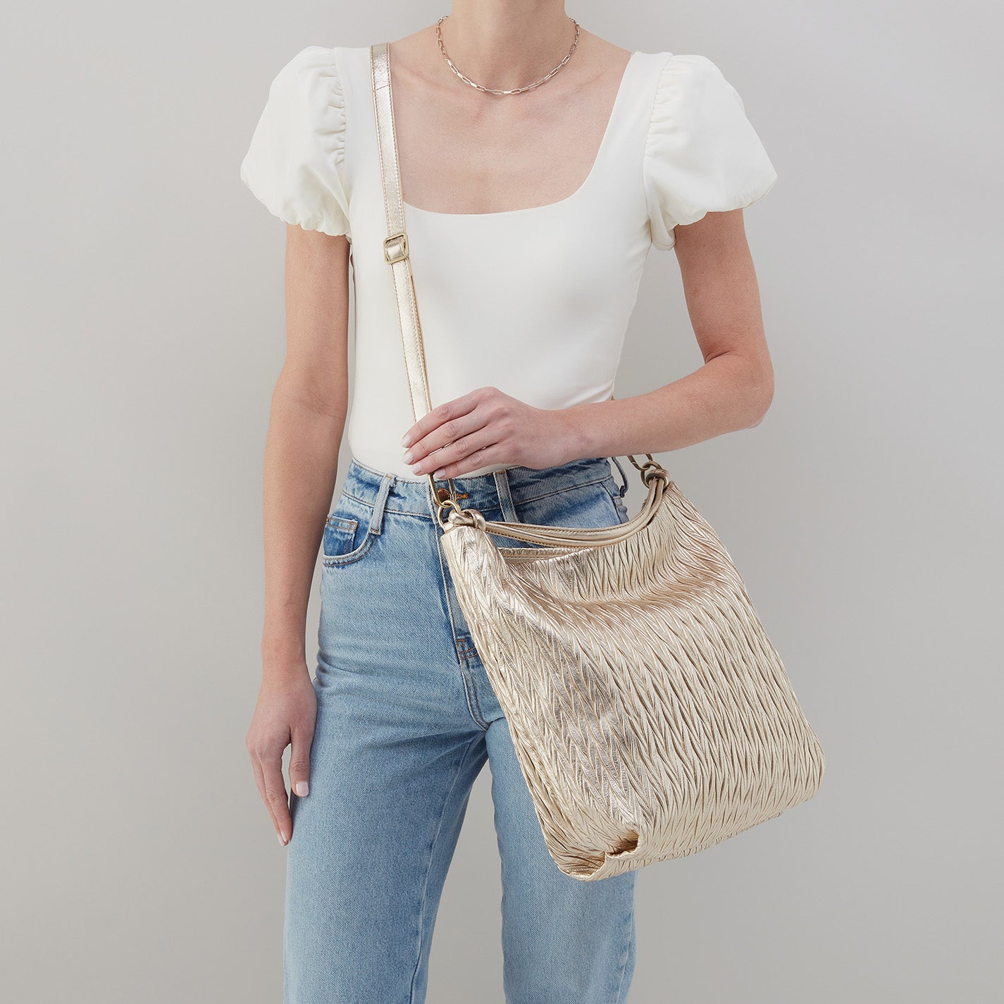 Lindley Hobo In Soft Pleated Leather – Gold - HOBO