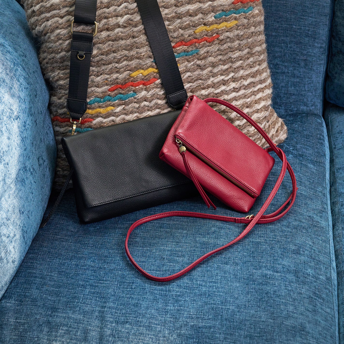 Grant Crossbody In Pebbled Leather – Black - HOBO