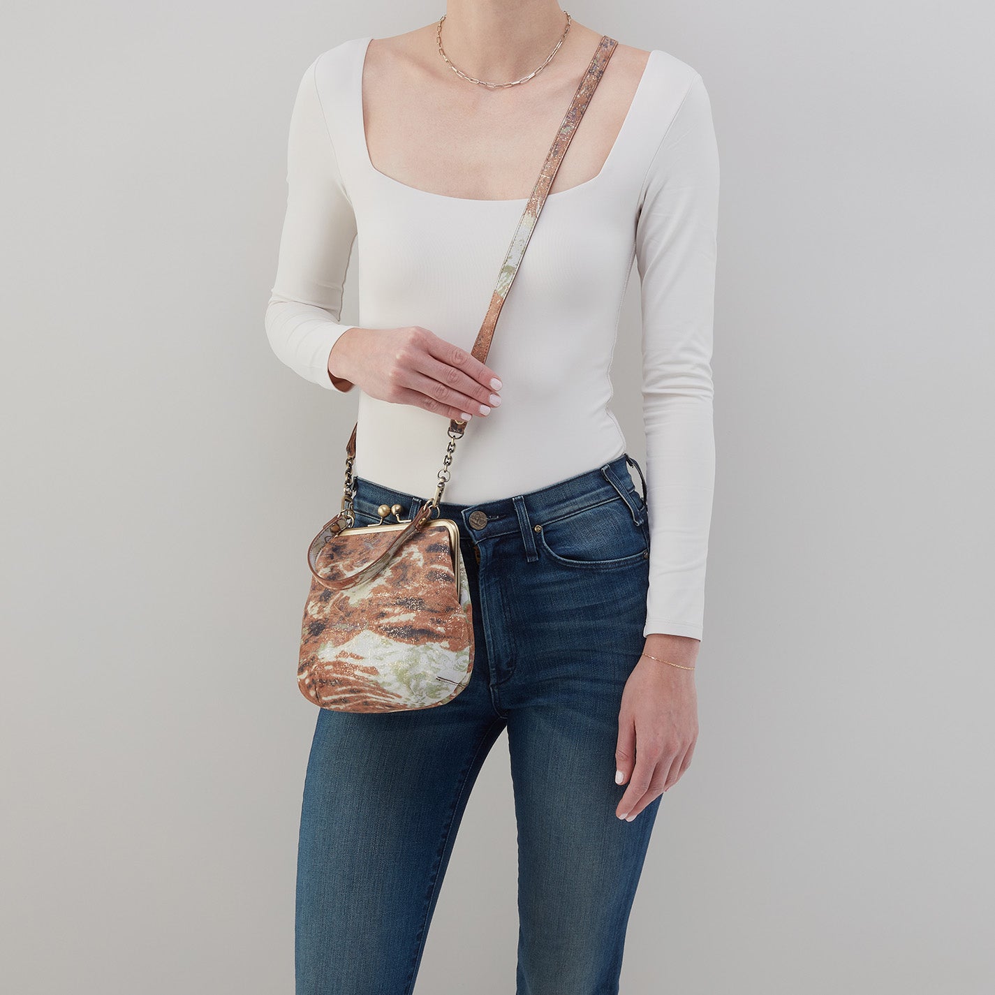 Alba Crossbody In Printed Leather – Coastal Canyon - HOBO