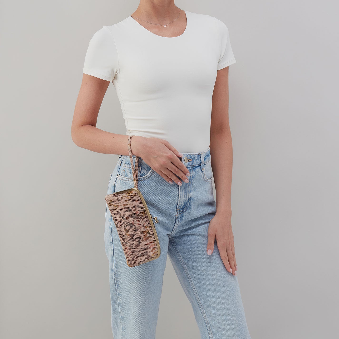 Cora Large Frame Wallet In Printed Leather – Summer Safari - HOBO