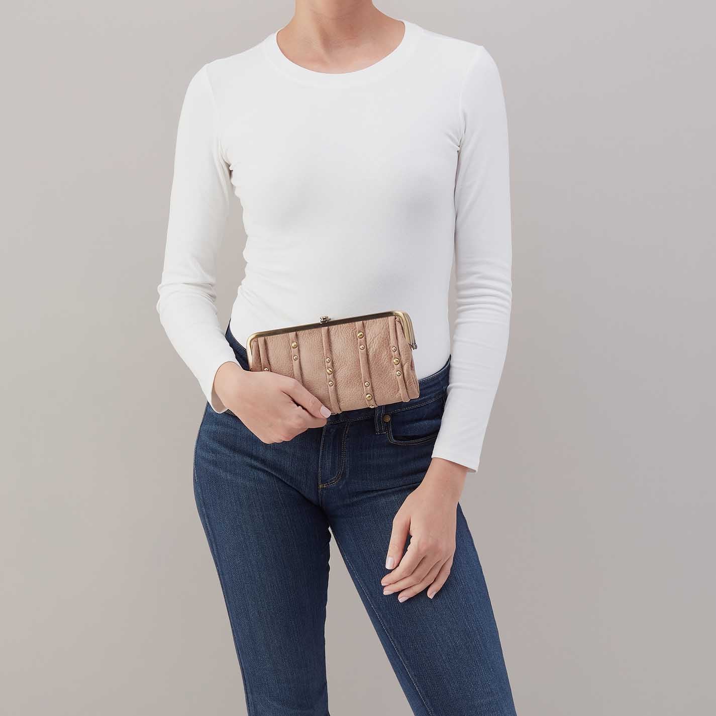 Lauren Clutch-Wallet in Buffed Leather – Hazel - HOBO
