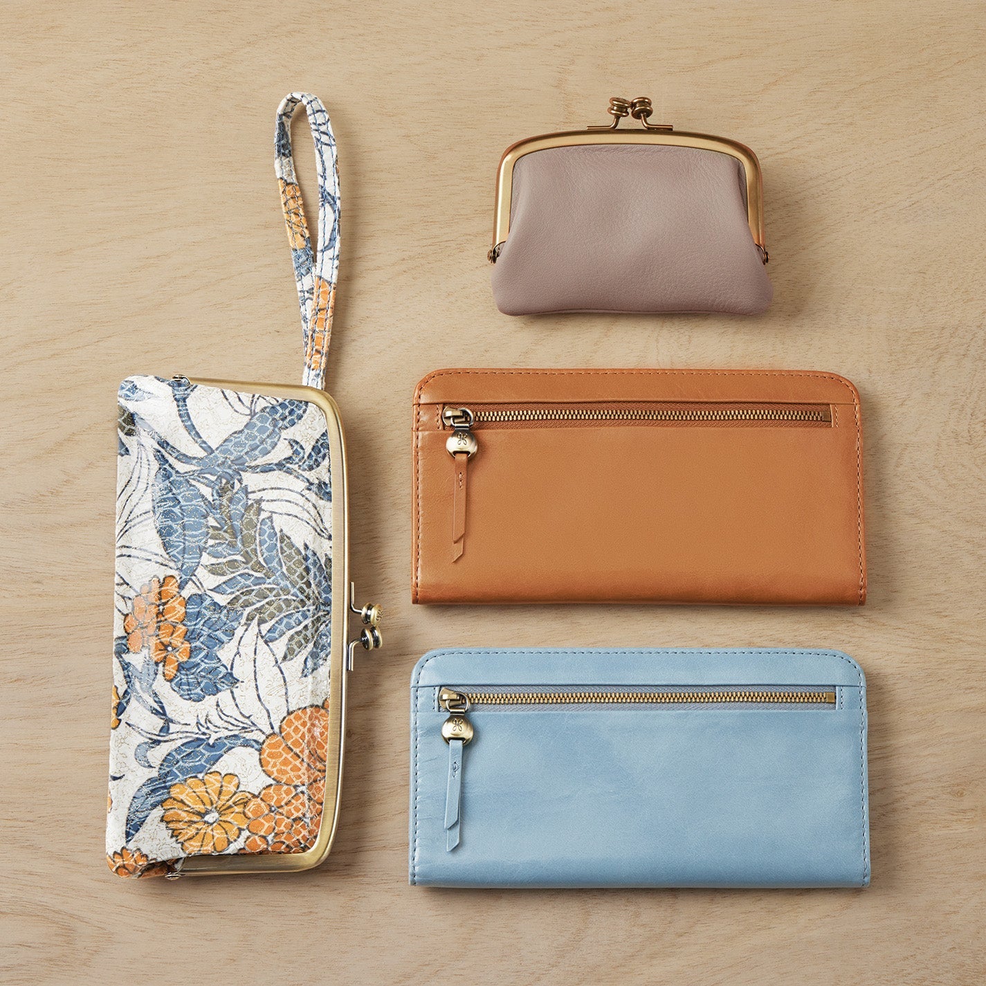 Cora Frame Card Holder in Pebbled Leather – Taupe - HOBO