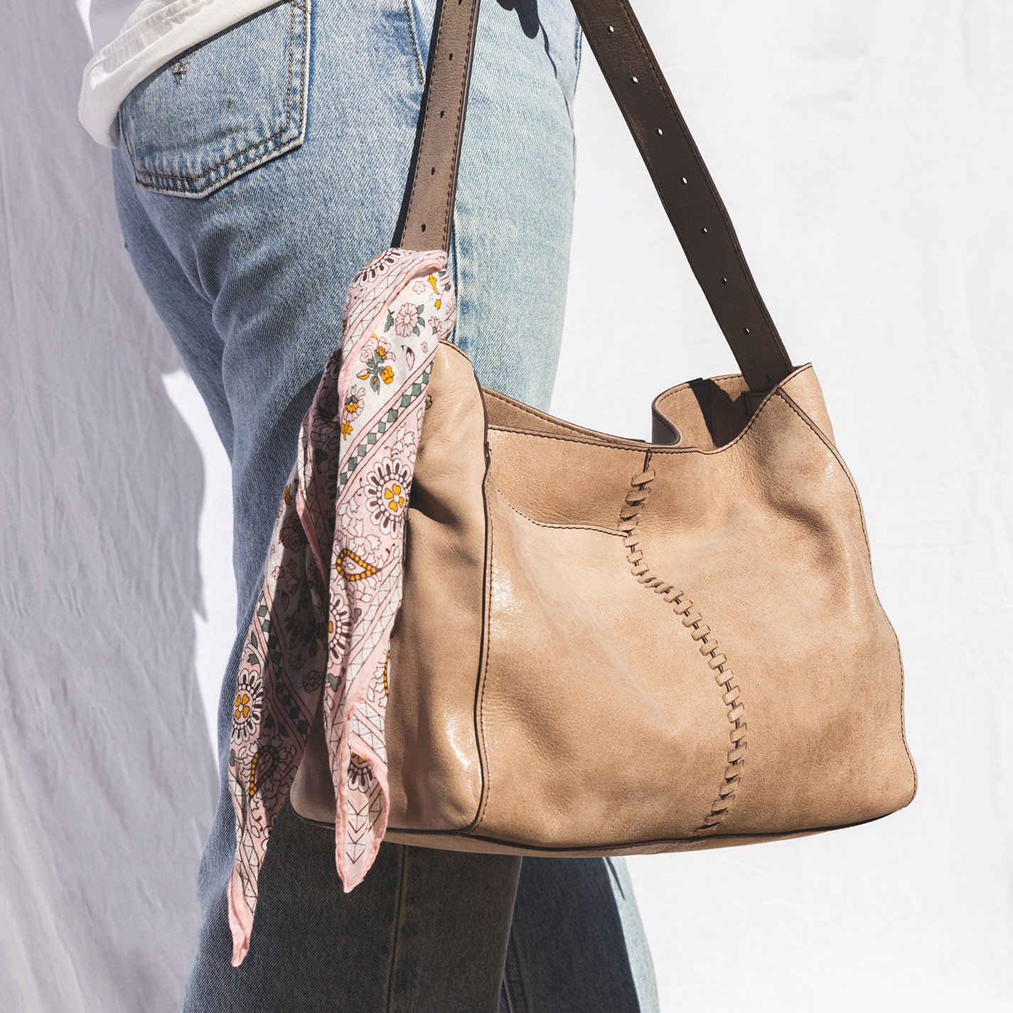Render Shoulder Bag In Buffed Leather – Hazel - HOBO